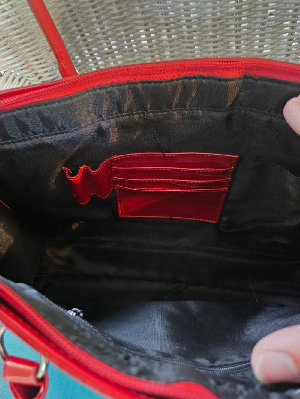 Fugatti Red Patent Leather Shoulder Bag - Picture 7 of 10